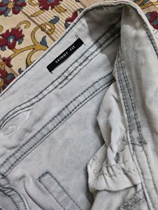 Light Wash Ripped Skinny Fit Jean