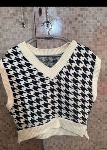 Houndstooth Knit Vest