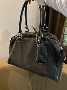 GUESS TRAVEL BAG
