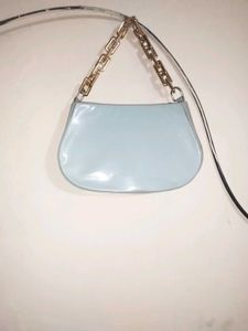 Chic Shoulder Bag with Gold Chain