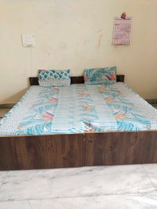 Printed Bedsheet For Double Bed With Pillow Covers