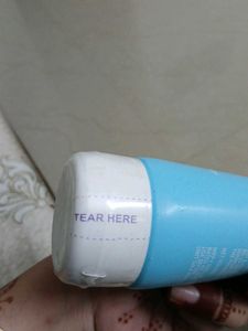 Dot &amp; Key Face Wash