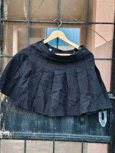 Black Pleated Mini Skirt