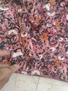 Floral Print Sleeveless Top