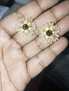 Floral Daisy Stud Earrings(golden)