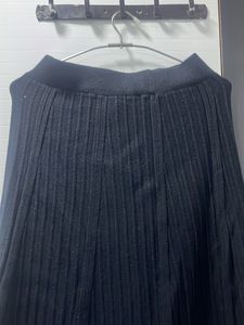 Ribbed Midi Skirt