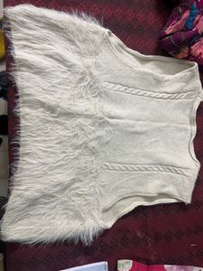 Knitted Vest with Fur Detail