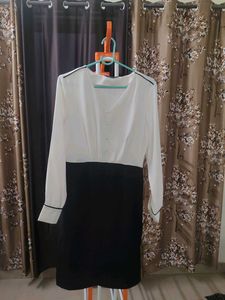 Chic Black & White V-Neck Dress