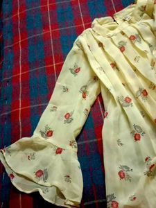 Peplum Top With Floral Design , Xl Size