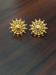 Exquisite Gold Stud Earrings