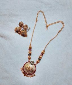 New💫 Divinity Pendant Necklace+Earrings Set