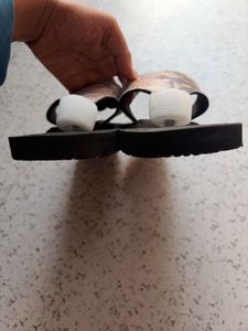 Unique Footwear Flip flops