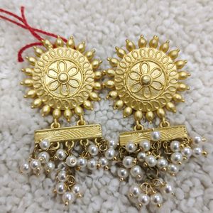 Earings