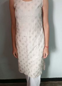 White Printed Sleeveless Kurta