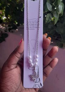 Elegant Pearl & Leaf Pendant Necklace