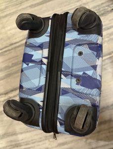 Safari Stylish Trolley Suitcase