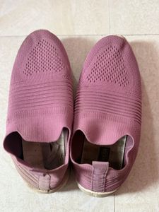 pink shoes