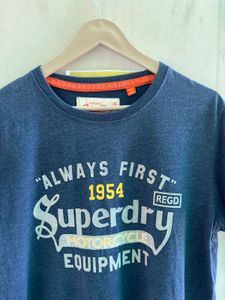 Superdry Tee. (T548)