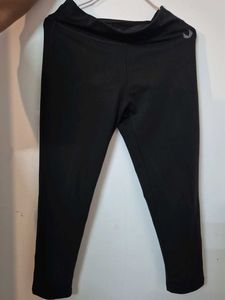 Black Capri Leggings