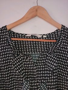 Chic Black &amp; White Ruffle Blouse