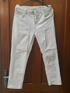 Off White Mom fit Jeans