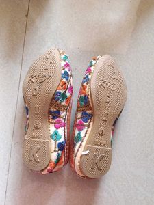 one yr baby girl juttis