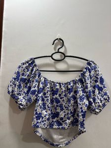 Blue printed  Floral Puff Sleeve Crop Top 💙