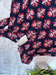 Navy Blue Floral Print Kurta ( Size-M)