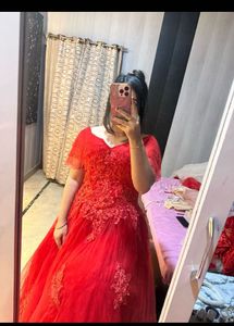 Stunning Red Embroidered Gown❤️🎀🦋