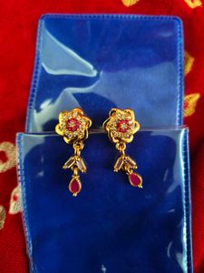 Elegant Gold-Tone Flower Earrings