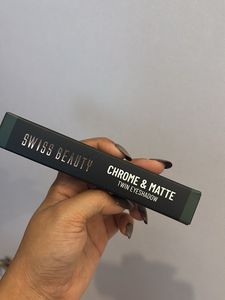 Swiss Beauty Chrome & Matte Twin Eyeshadow