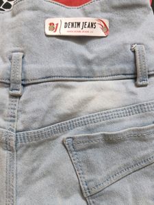 Rip Denim Capri