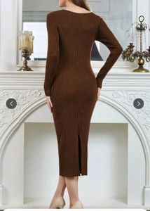 Chic Brown Ribbed Knit Midi Dress