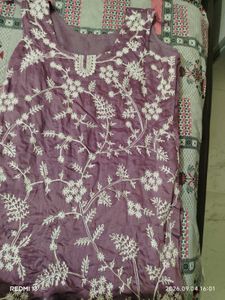 Elegant Purple Embroidered Kurta