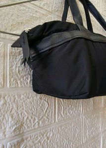 Cutest Black HandBag 👜