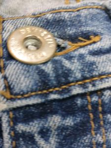 Jeans(Levi's, Denizen)(26)(Straight Fit)(Tucks Can Be Removed)