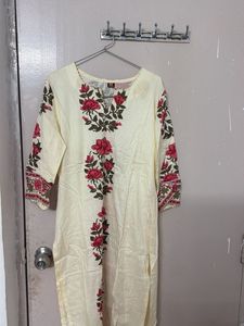 worn only once. Beautiful Floral Kurta Set urge