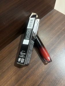 L'Oreal Brilliant Signature Lipstick