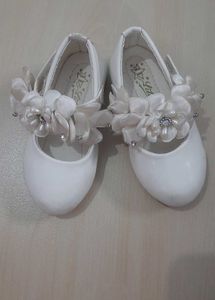 Cute White Flower Girl Shoes
