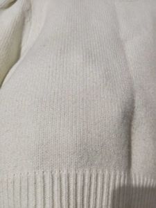 Oversized whitish cream woolen top 🤍