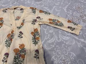 Cream Floral Print Kurta with Lace Detail