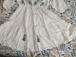 White Embroidered Kurta