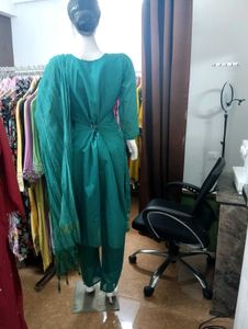 Elegant Green Embroidered Kurta Set