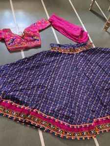 woman garba chaniya choli