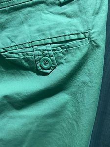 Capris Green
