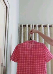 Trendy red checked crop shirt ❤️