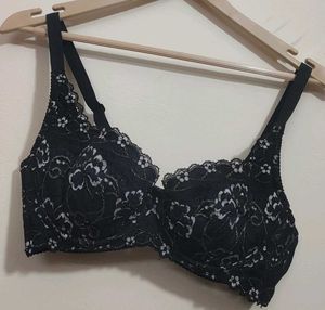 Black Lace Trimmed Bra For 34 D Bust