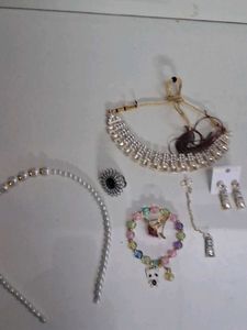 Assorted Women's Jewellery Set