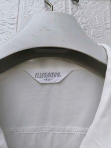 New with tag Korean Elegant White Embroidered Puff
