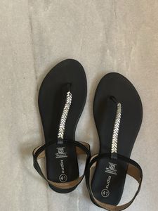 Stylish Black Flat Sandals with Embellishment